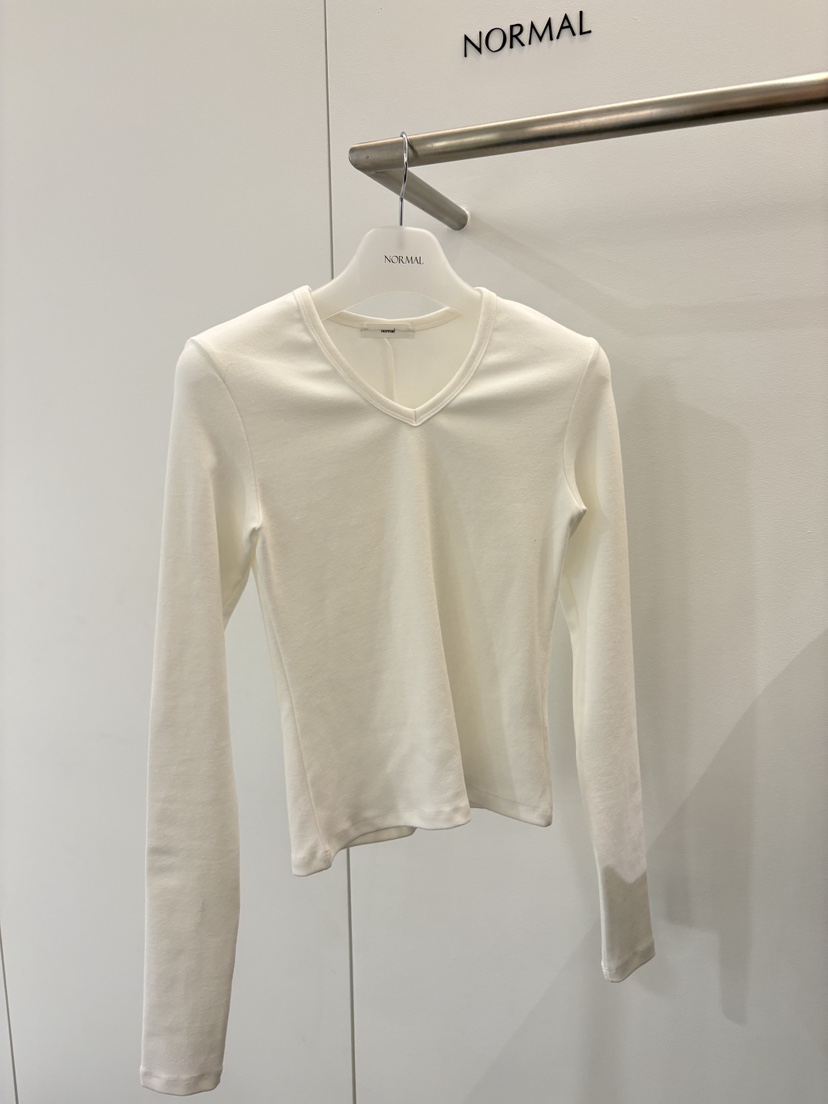 NORMAL東大門實拍女裝新品熱賣人氣時尚真品休閑推薦長袖T恤NORMAL長袖T恤圖色2