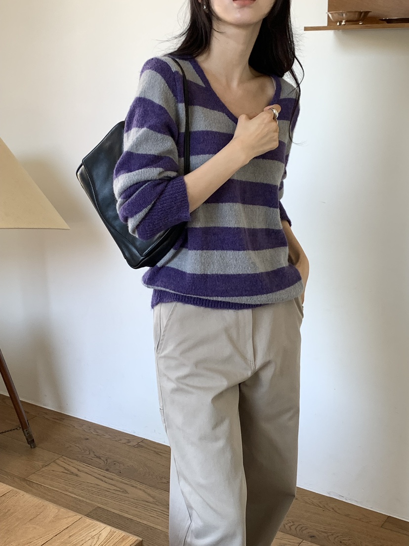 NOTICE東大門直郵女裝新品真品時尚熱賣推薦針織衫V領條紋NOTICE針織衫