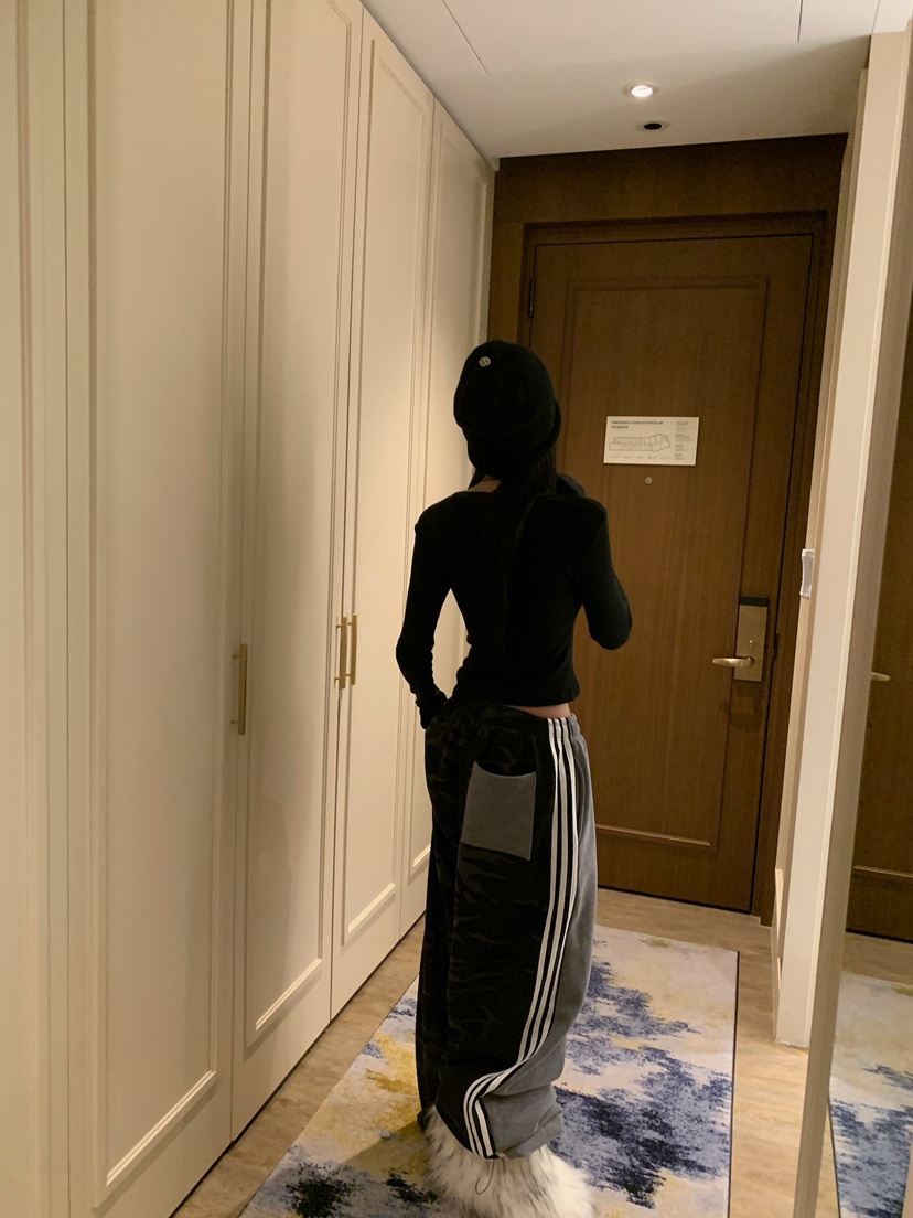 BADCALM韓國直郵女士新款熱賣人氣時尚休閑推薦長袖T恤字母BADCALM長袖T恤