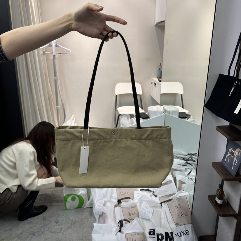 SALT BREAD韓國代購女裝新品時尚熱賣推薦真品單肩斜跨包SALT BREAD單肩/斜跨包圖色1