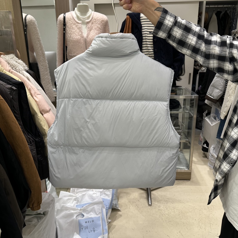 MELO韓國直郵女裝新款時尚真品人氣推薦熱賣馬甲羽絨高領MELO馬甲