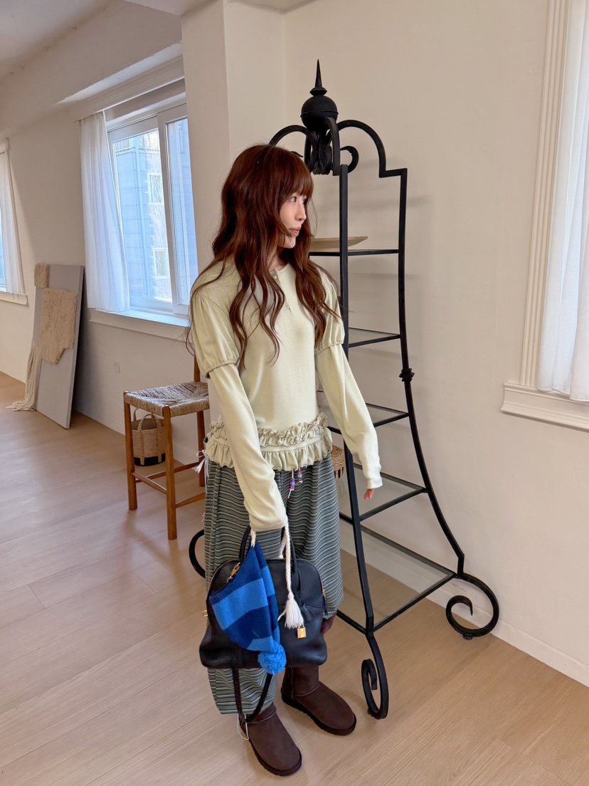 BOUTIQUE-L東大門直郵女裝新品時尚推薦人氣長袖T恤褶邊BOUTIQUE-L長袖T恤