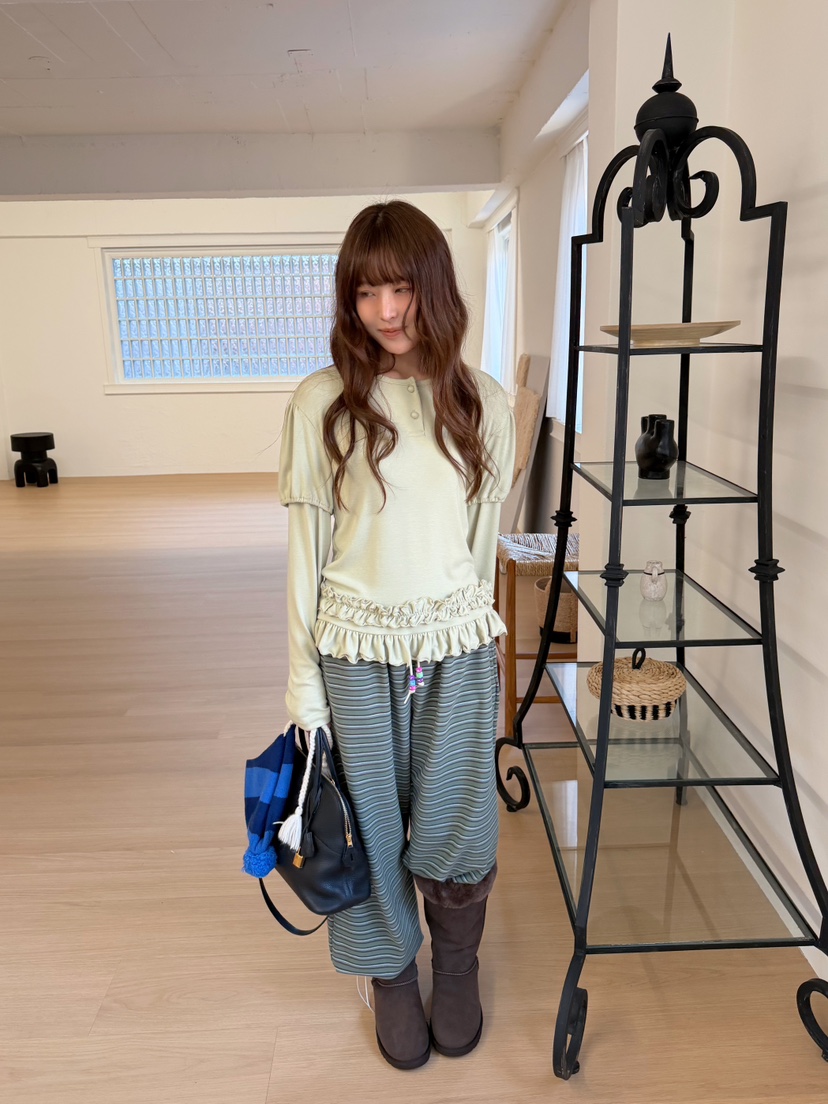 BOUTIQUE-L東大門直郵女裝新品時尚推薦人氣長袖T恤褶邊BOUTIQUE-L長袖T恤