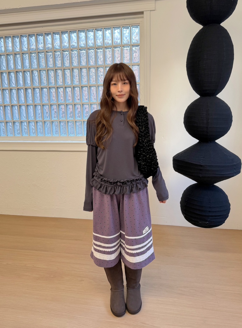 BOUTIQUE-L東大門直郵女裝新品時尚推薦人氣長袖T恤褶邊BOUTIQUE-L長袖T恤