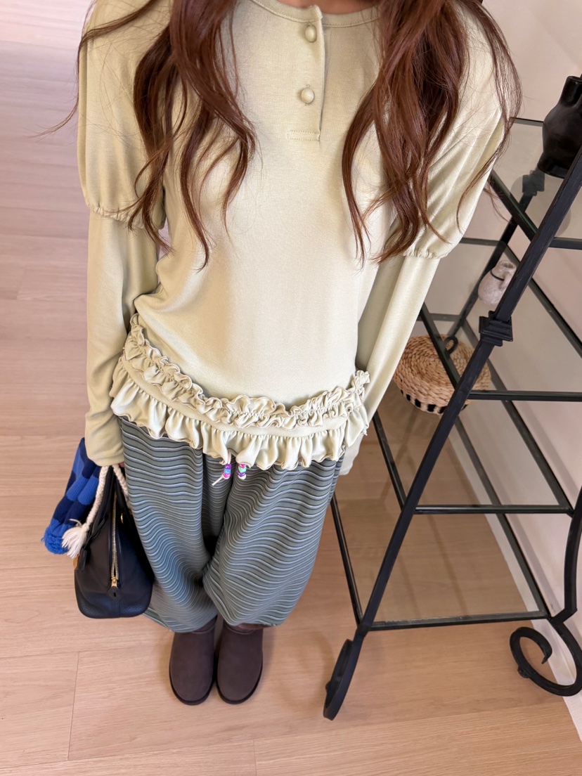 BOUTIQUE-L東大門直郵女裝新品時尚推薦人氣長袖T恤褶邊BOUTIQUE-L長袖T恤圖色1