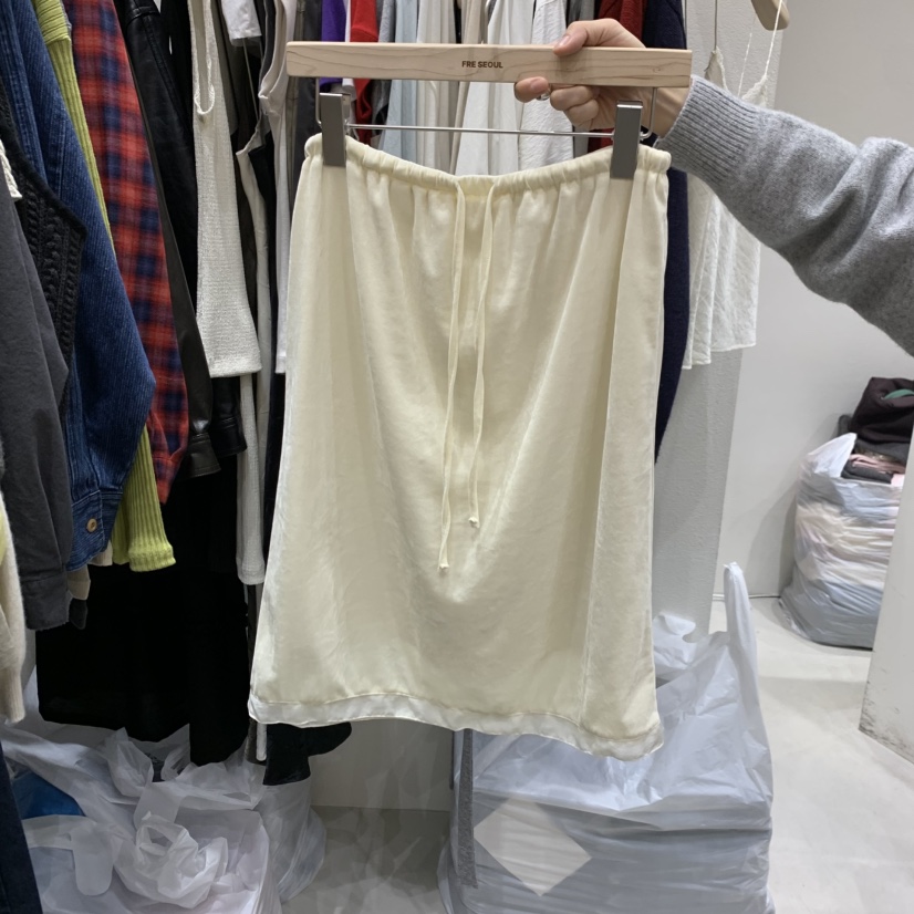 FRE東大門直郵女士新品時尚推薦休閑熱賣半身裙中短裙絲絨FRE SEOUL半身裙/中短裙圖色2