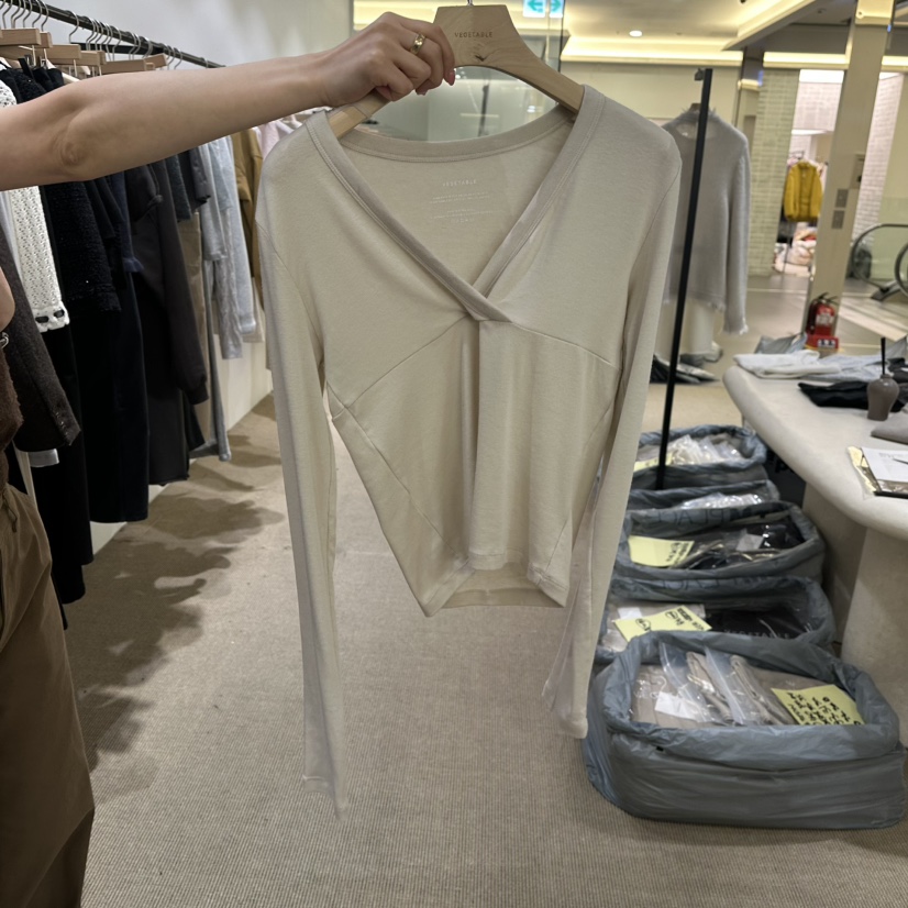 VEGETABLE東大門代購女士新款真品熱賣休閑長袖T恤V領修身VEGETABLE長袖T恤圖色2米色