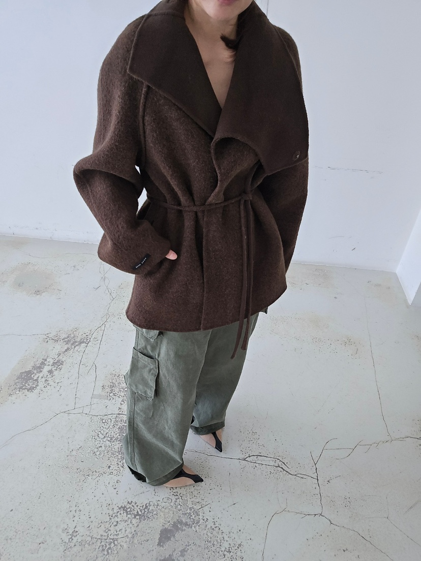 J SHOP東大門代購女裝新款人氣時尚熱賣短款大衣含腰繩高領J_SHOP短款大衣