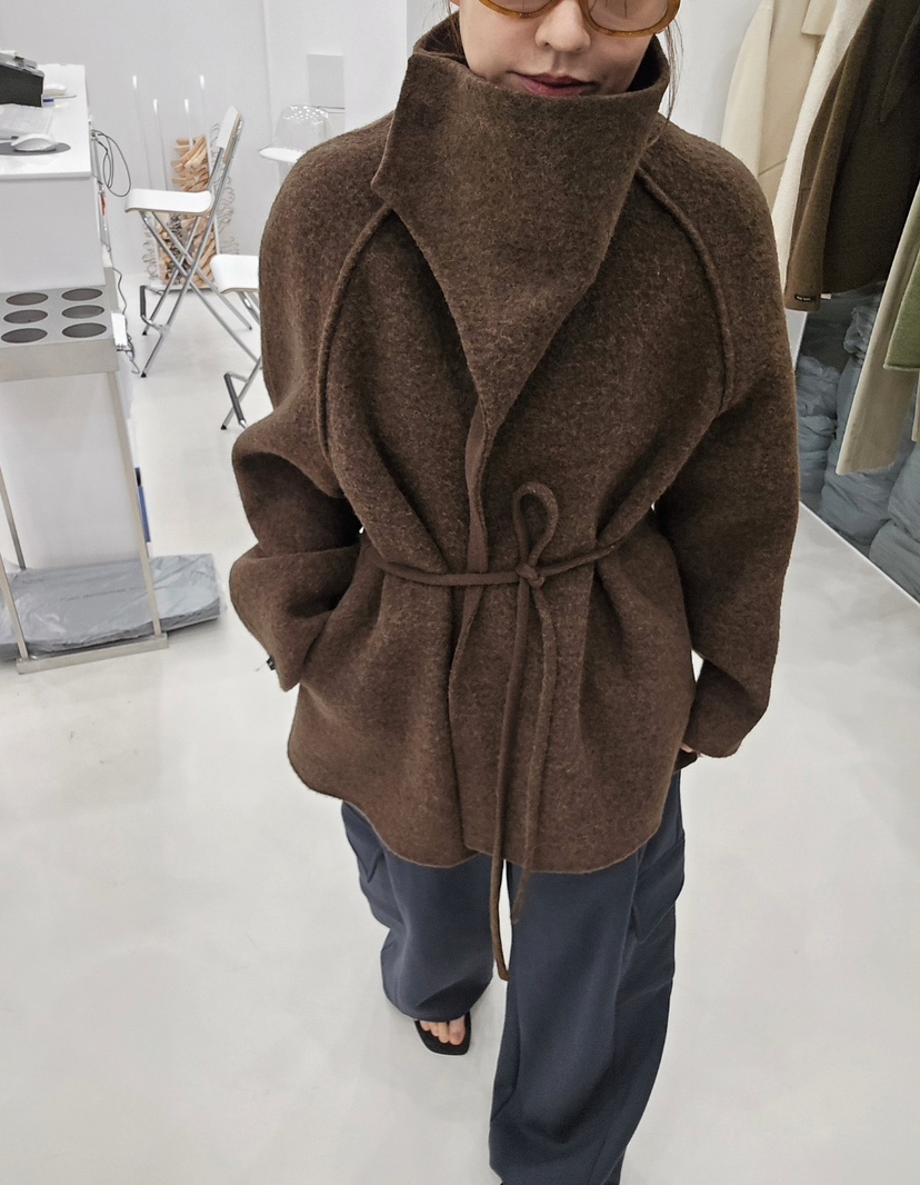J SHOP東大門代購女裝新款人氣時尚熱賣短款大衣含腰繩高領J_SHOP短款大衣圖色2