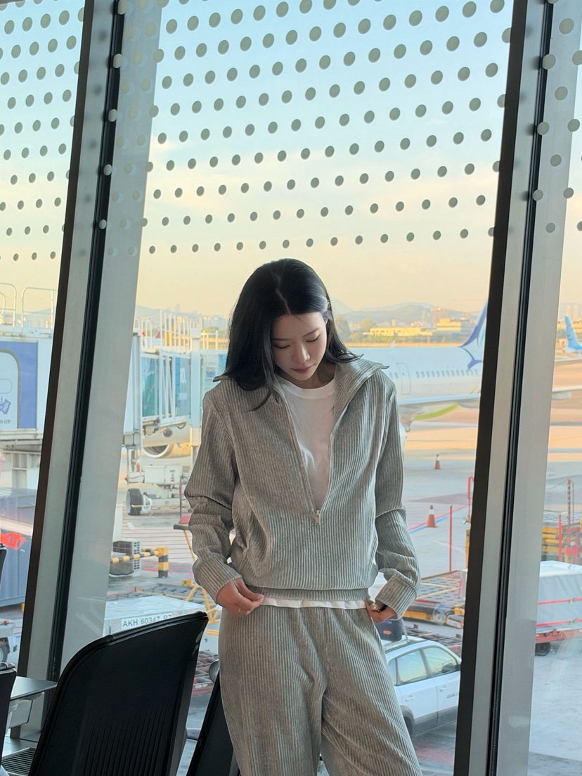 ELIA韓國代購女士新品休閑推薦人氣熱賣真品時尚衛衣半拉鏈ELIA STUDIO衛衣