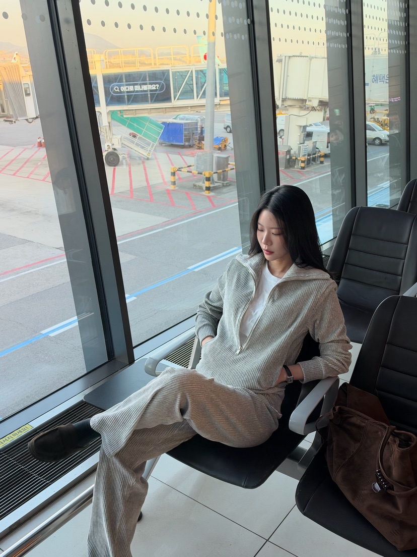 ELIA韓國代購女士新品休閑推薦人氣熱賣真品時尚衛衣半拉鏈ELIA STUDIO衛衣