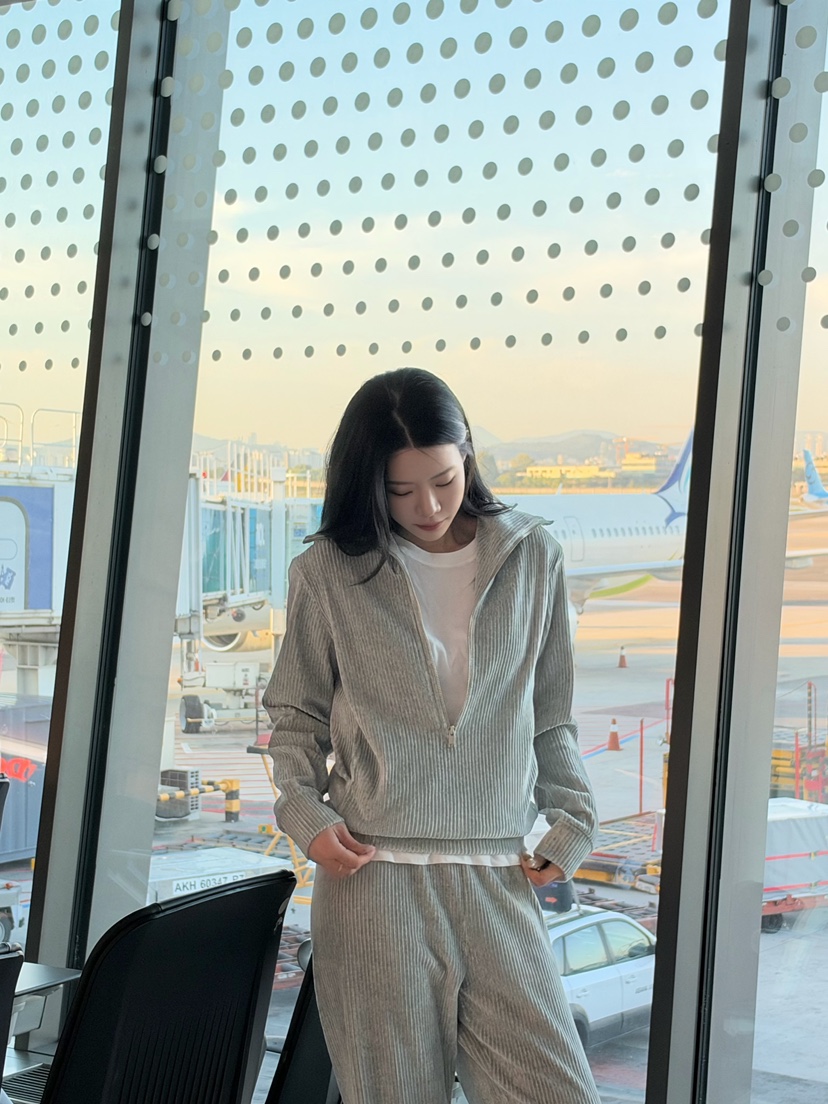 ELIA韓國代購女士新品休閑推薦人氣熱賣真品時尚衛衣半拉鏈ELIA STUDIO衛衣