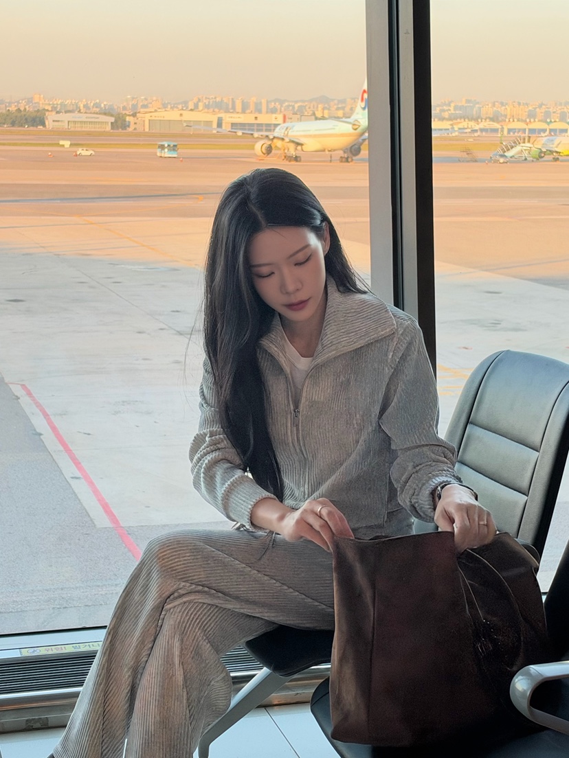 ELIA韓國代購女士新品休閑推薦人氣熱賣真品時尚衛衣半拉鏈ELIA STUDIO衛衣