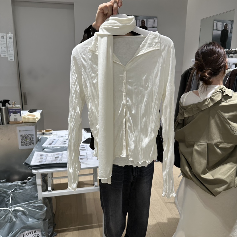FAVOR-P東大門實拍女士新品真品推薦人氣休閑長袖T恤含圍巾FAVOR-P長袖T恤圖色1