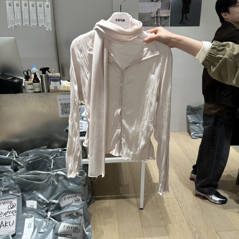 FAVOR-P東大門實拍女士新品真品推薦人氣休閑長袖T恤含圍巾FAVOR-P長袖T恤圖色2