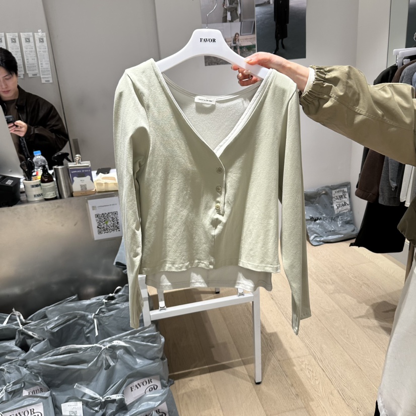 FAVOR-P韓國代購女裝新款真品熱賣休閑人氣推薦時尚長袖T恤FAVOR-P長袖T恤圖色2