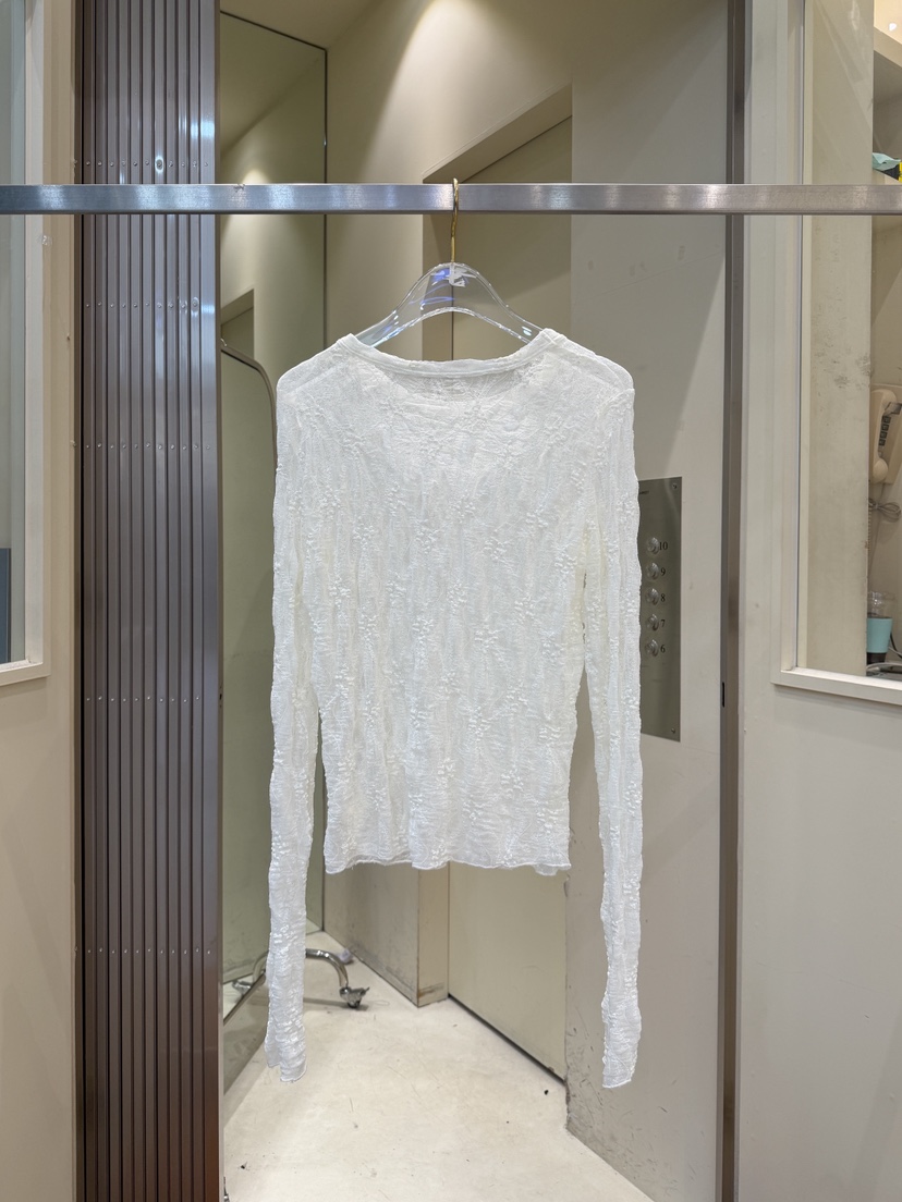 81 MARKET-L東大門實拍女裝新品熱賣真品時尚長袖T恤蕾絲81 MARKET-L長袖T恤