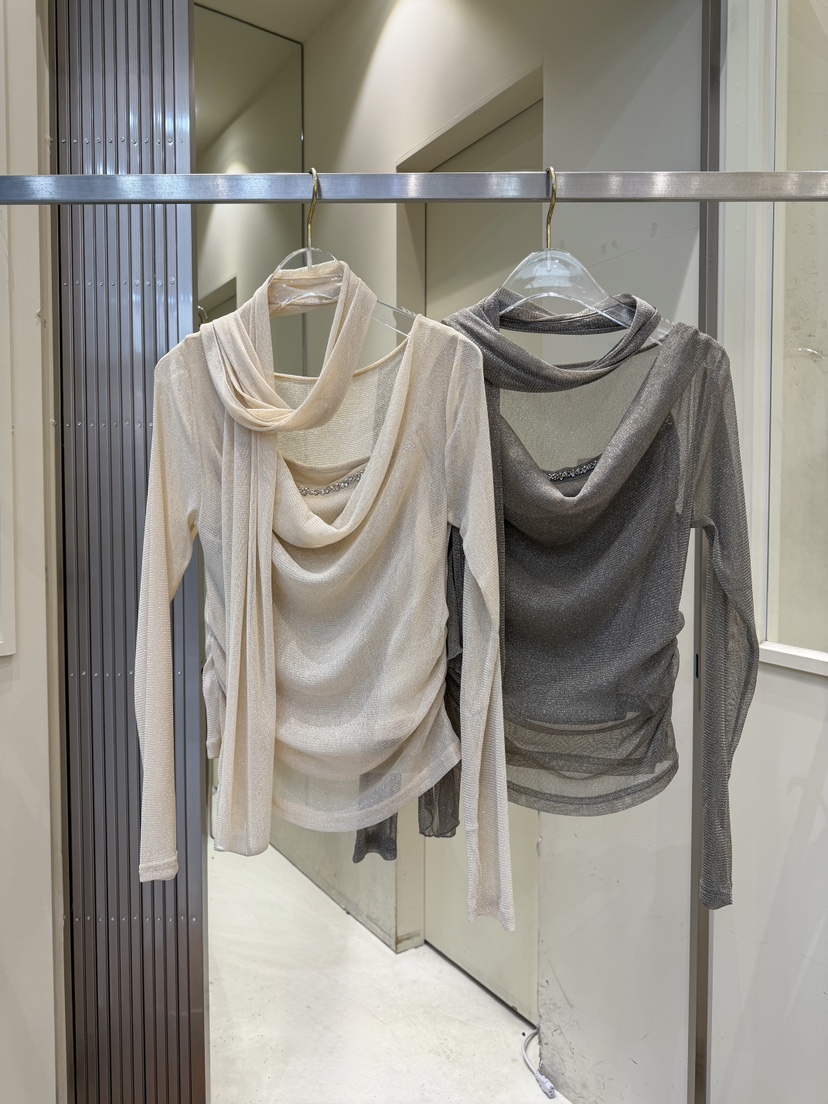 81 MARKET-L東大門直郵女裝新品熱賣推薦長袖T恤含圍巾81 MARKET-L長袖T恤