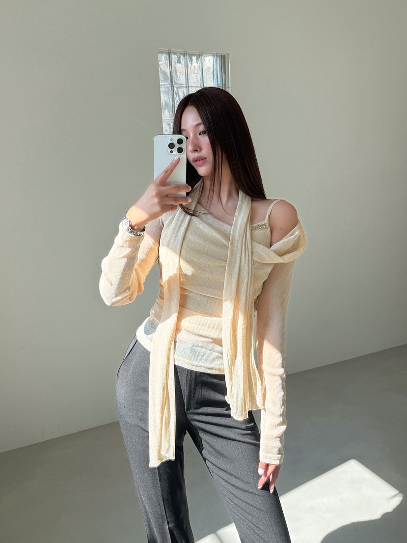 81 MARKET-L東大門直郵女裝新品熱賣推薦長袖T恤含圍巾81 MARKET-L長袖T恤