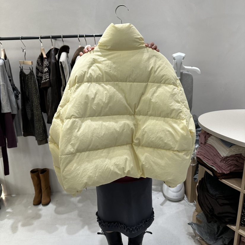 AURA韓國直郵女士新款推薦時尚人氣短款羽絨服羽絨服鵝絨Au ra短款羽絨服