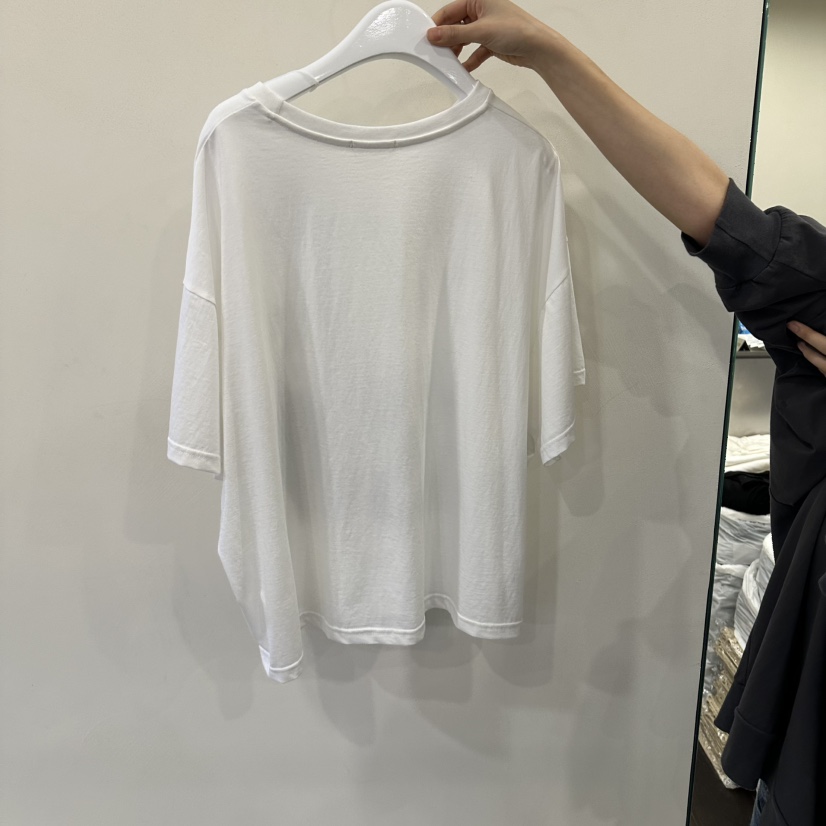 OUTFIT/SOAP AMD WATER韓國直郵女士新款休閑人氣時尚T恤OUTFIT/SOAP AMD WATERT恤