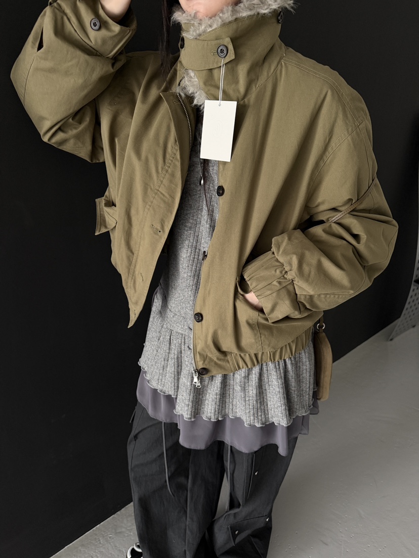 OUTLANDER東大門直郵女士新品熱賣時尚推薦人氣短款羽絨服OUTLANDER短款羽絨服