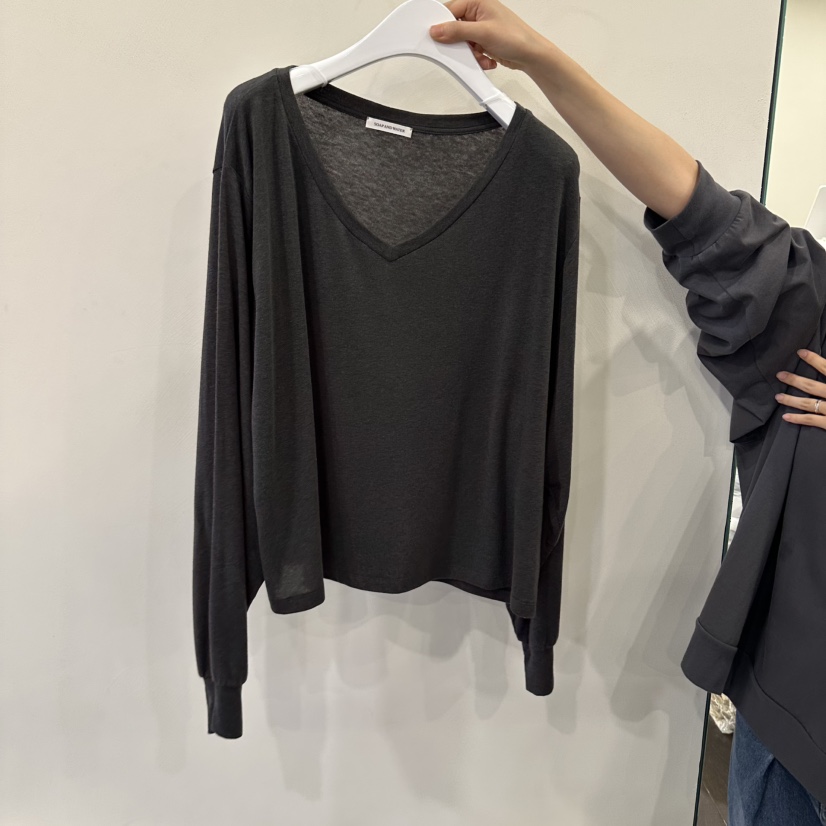 OUTFIT/SOAP AMD WATER韓國代購女裝新款時尚人氣長袖T恤OUTFIT/SOAP AMD WATER長袖T恤圖色3墨色