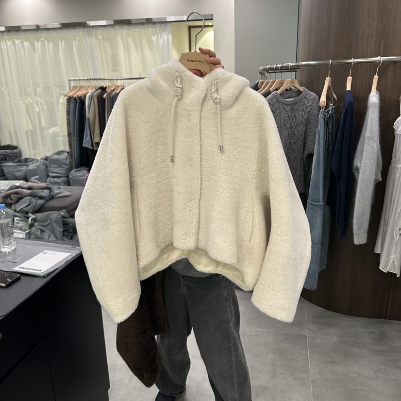 URBANSTORY/REMAKING東大門直郵女裝新款熱賣短款大衣兜帽Remaking/URBANSTORY短款大衣圖色1