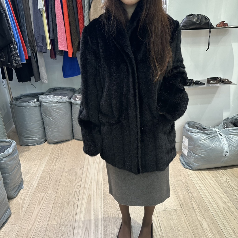 REIRAI東大門代購女裝新款人氣推薦真品時尚短款大衣貂皮Reirai短款大衣圖色1黑色