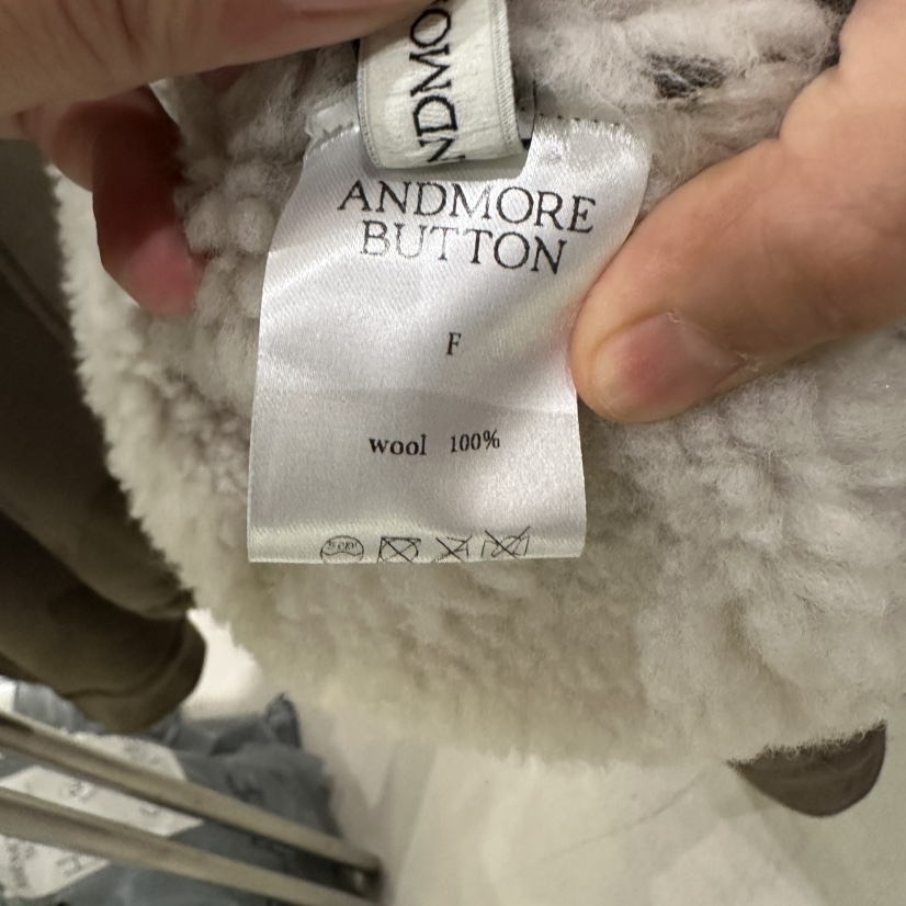 ANDMORE BUTTON東大門實拍女士新款時尚推薦人氣短款大衣ANDMORE BUTTON短款大衣