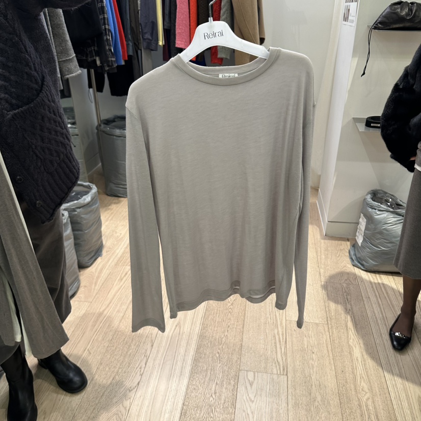 REIRAI東大門代購女裝新品時尚推薦人氣熱賣休閑長袖T恤柔軟Reirai長袖T恤圖色2米色