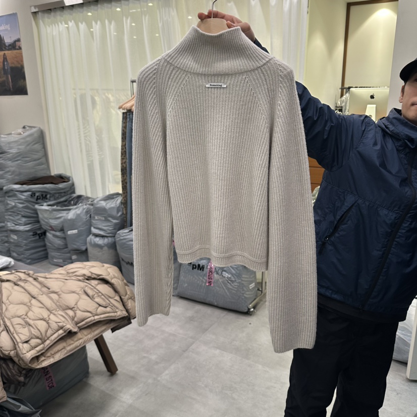 URBANSTORY/REMAKING東大門直郵女士新品時尚毛衣拉鏈短款Remaking/URBANSTORY毛衣