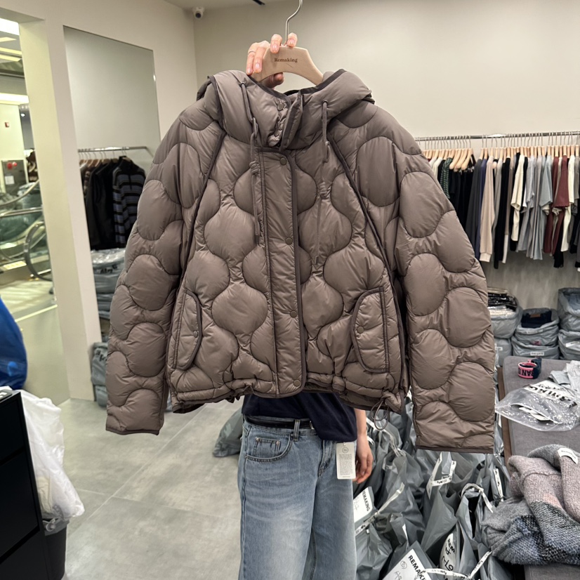 URBANSTORY/REMAKING東大門實拍女裝新品人氣短款羽絨服羽絨服連帽Remaking/URBANSTORY短款羽絨服圖色2棕色
