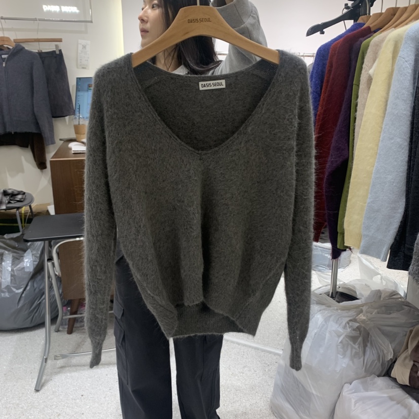 OASISSEOUL東大門代購女士新品推薦人氣時尚真品針織衫深V領OASISSEOUL針織衫圖色2墨