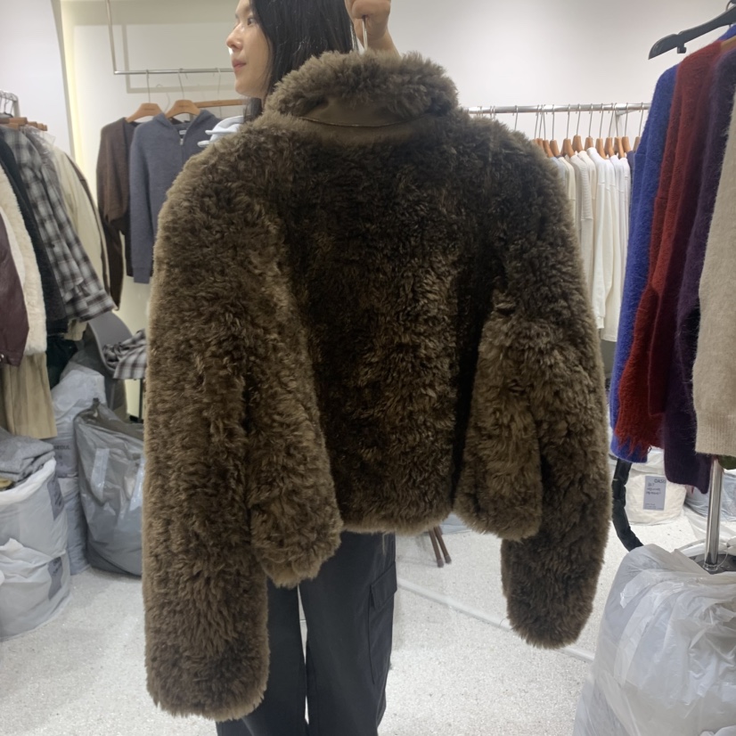 OASISSEOUL東大門實拍女裝新款休閑推薦真品時尚短款大衣OASISSEOUL短款大衣