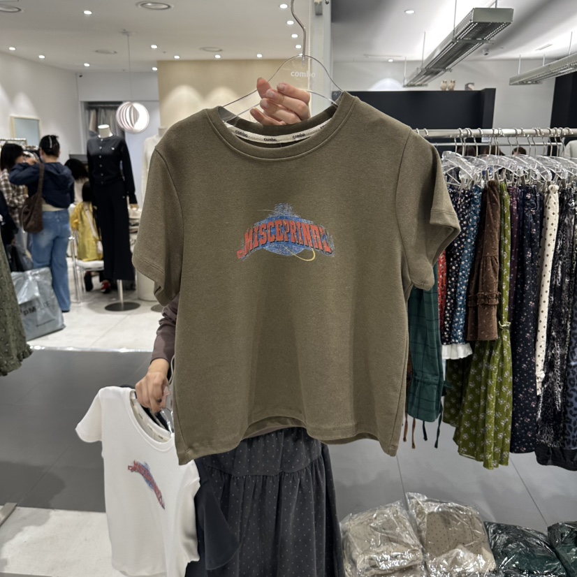COMBO東大門實拍女裝新品時尚推薦休閑真品熱賣人氣T恤COM_BOT恤圖色2