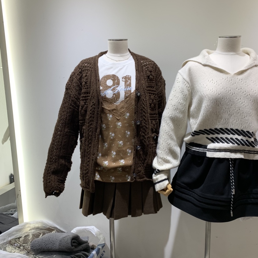 TYCHE東大門直郵女裝新款真品時尚熱賣推薦人氣毛衣不含內搭TYCHE毛衣