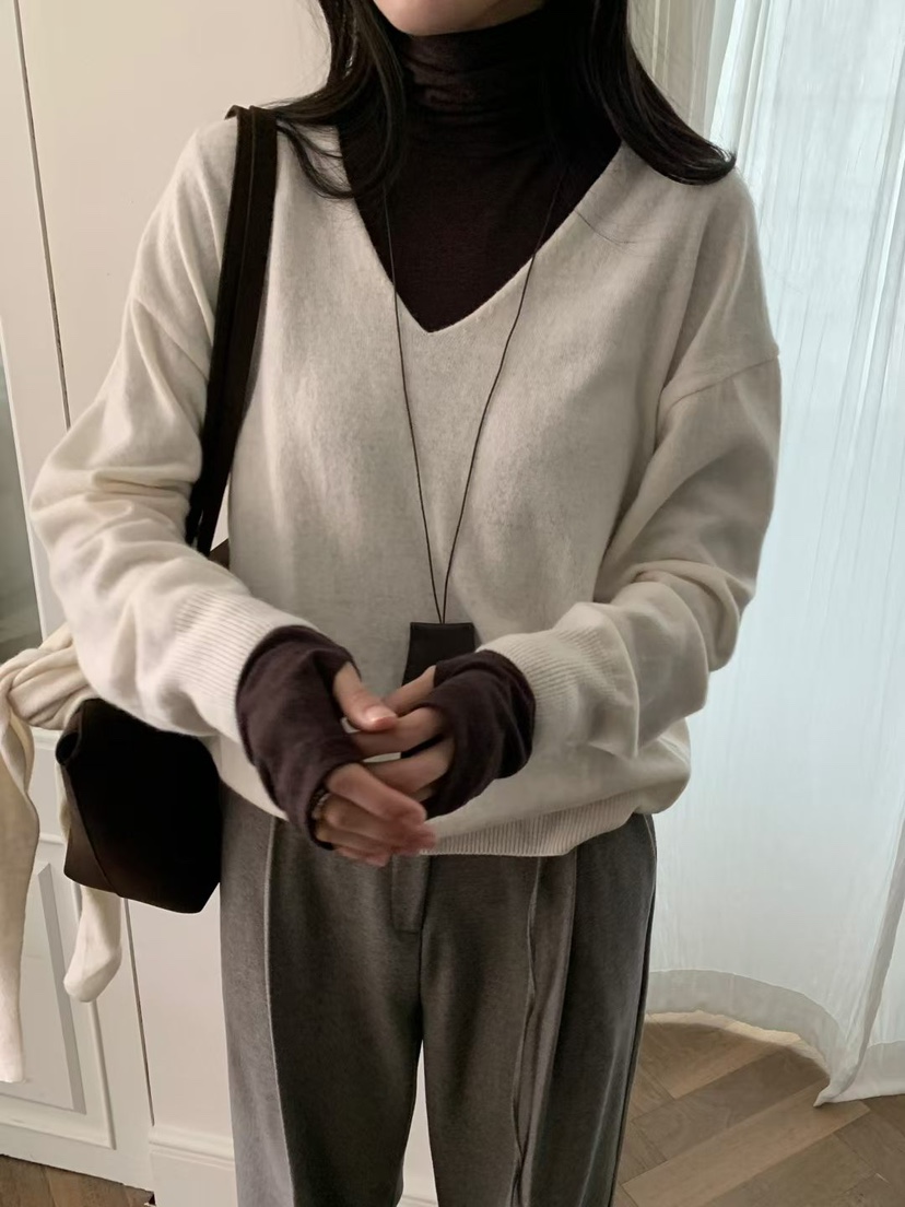 ANDYOUBROWN韓國直郵女裝新款人氣針織衫不含內搭和腰帶深V領ANDYOUBROWN針織衫圖色1