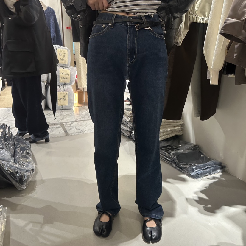 GENTLE B/LOVENTINA東大門實拍女士新款熱賣牛仔褲不含腰帶GENTLE B/LOVENTINA牛仔褲圖色1