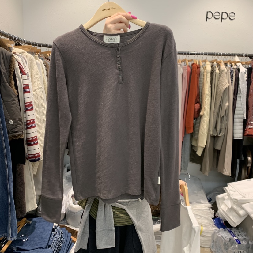 ALMOND PEPE韓國直郵女士新款真品人氣推薦熱賣長袖T恤加絨ALMOND PEPE長袖T恤圖色2棕色