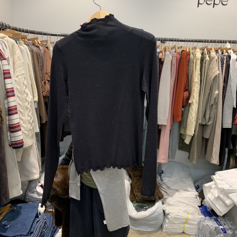 ALMOND PEPE韓國直郵女裝新款真品推薦熱賣時尚長袖T恤珍珠ALMOND PEPE長袖T恤
