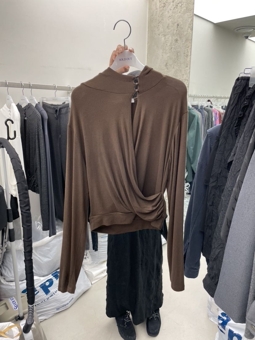 SOLD OUT韓國直郵女裝新款熱賣休閑長袖T恤不含內搭連帽衫SOLD OUT長袖T恤圖色2