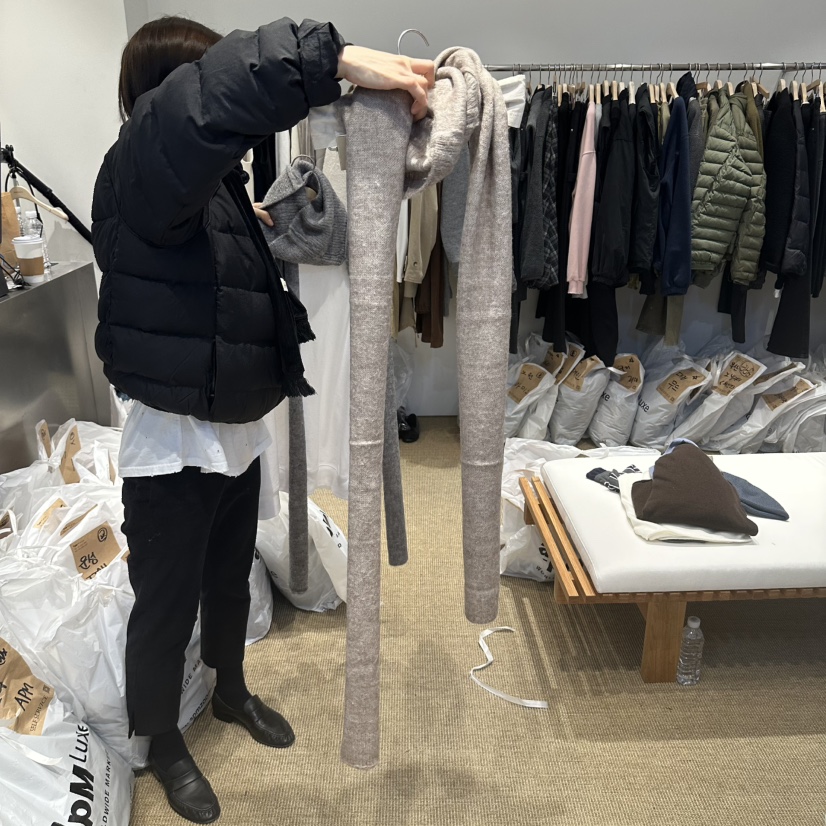 SELF SERVICE/MASOF韓國代購女裝新款熱賣圍巾披肩不含內搭SELF SERVICE/MASOF圍巾/披肩圖色2