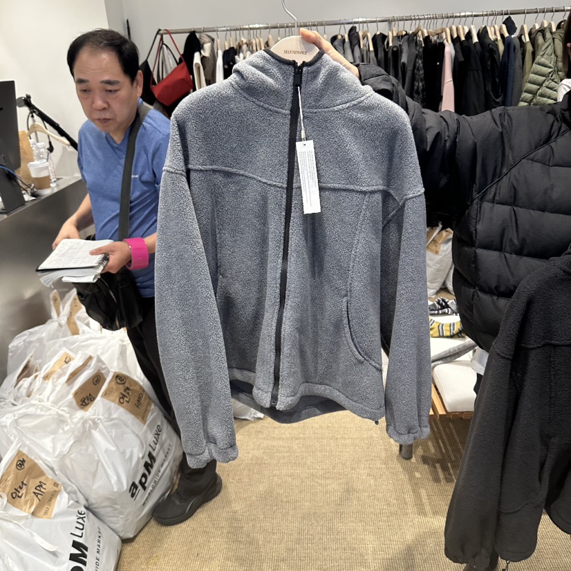 SELF SERVICE/MASOF東大門實拍女裝新款時尚夾克連帽衫抓絨SELF SERVICE/MASOF夾克圖色2
