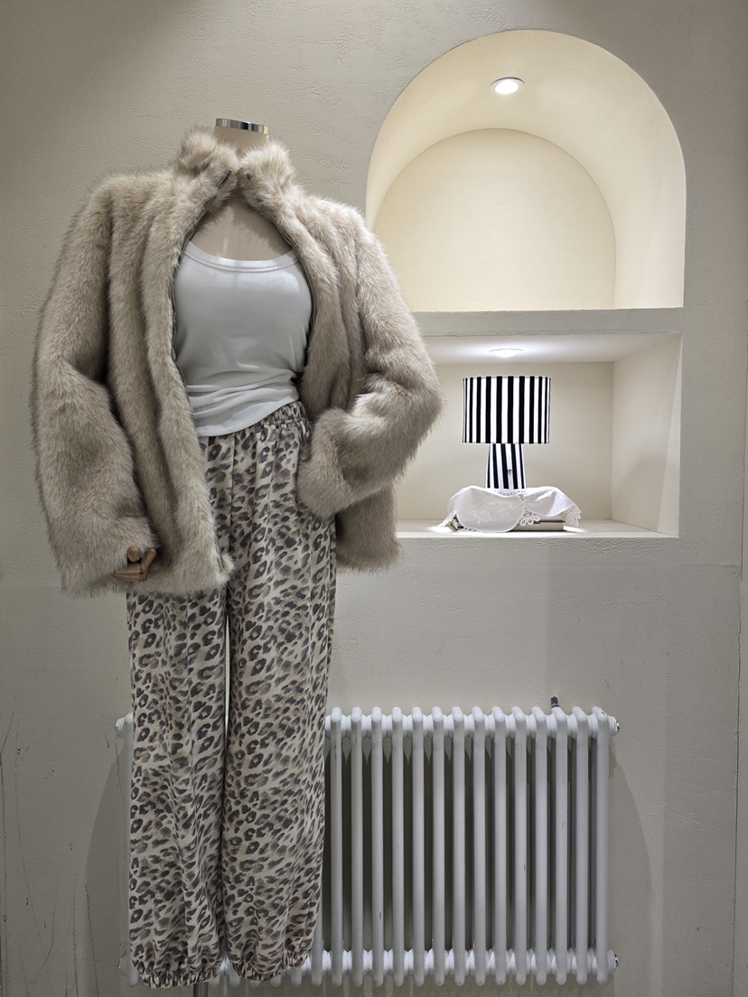 LIKEVAM東大門代購女士新款休閑真品人氣時尚短款大衣皮草LIKEVAM短款大衣