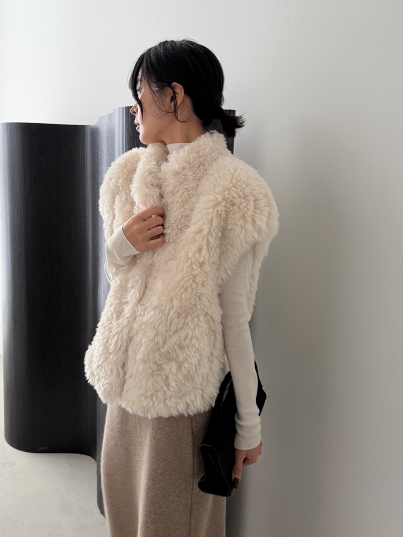 YIKHO STYLE東大門實拍女裝新款推薦休閑人氣真品馬甲皮草YIKHO STYLE馬甲