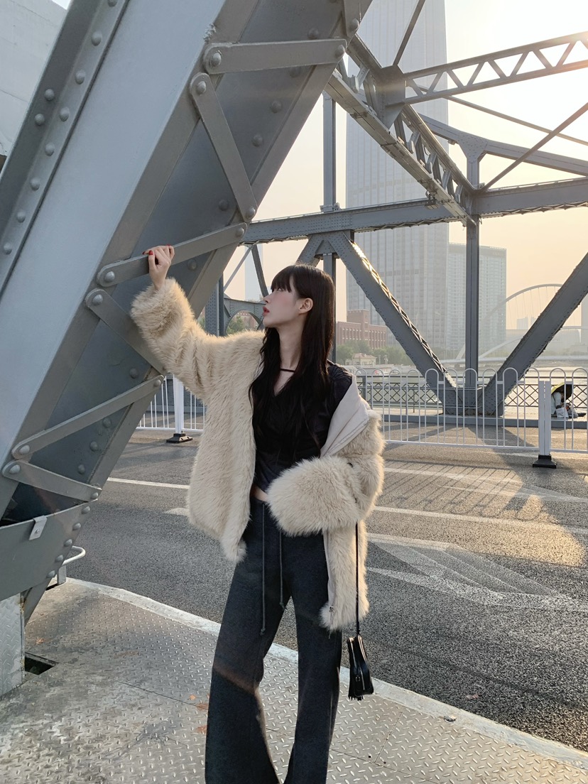 LEGACY東大門代購女裝新款推薦時尚真品休閑短款大衣皮草LEGACY短款大衣