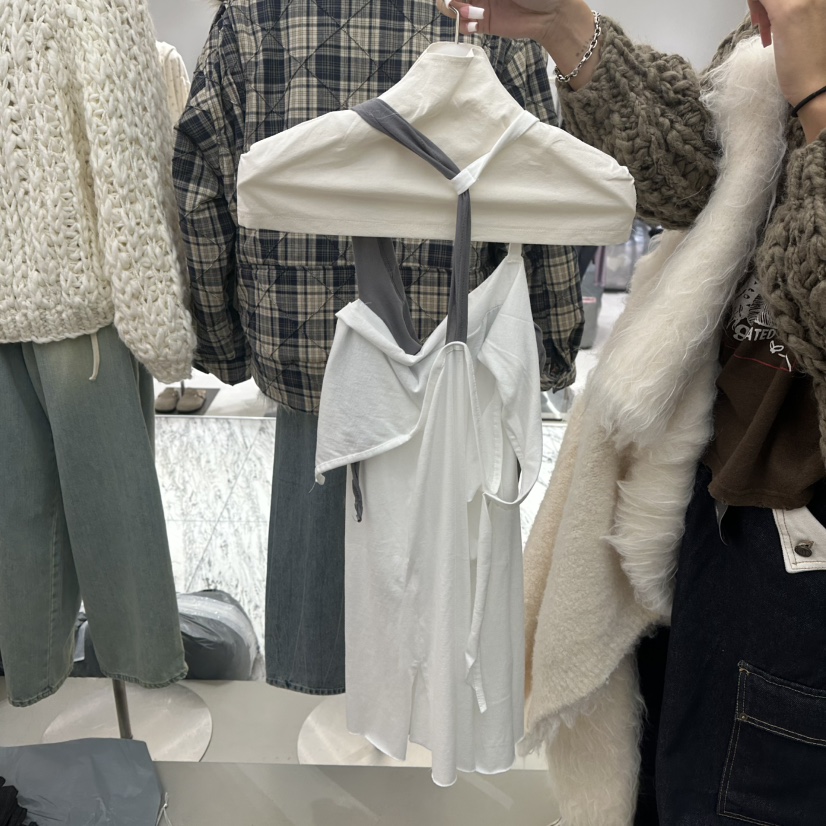 R U VAULT韓國直郵女士新品時尚人氣休閑吊帶背心撞色褶邊R U VAULT吊帶/背心