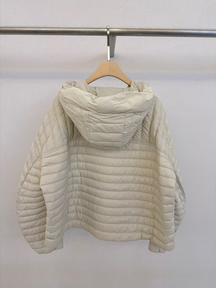 FORM東大門實拍女士新品熱賣真品短款羽絨服羽絨服連帽鴨絨FORM短款羽絨服