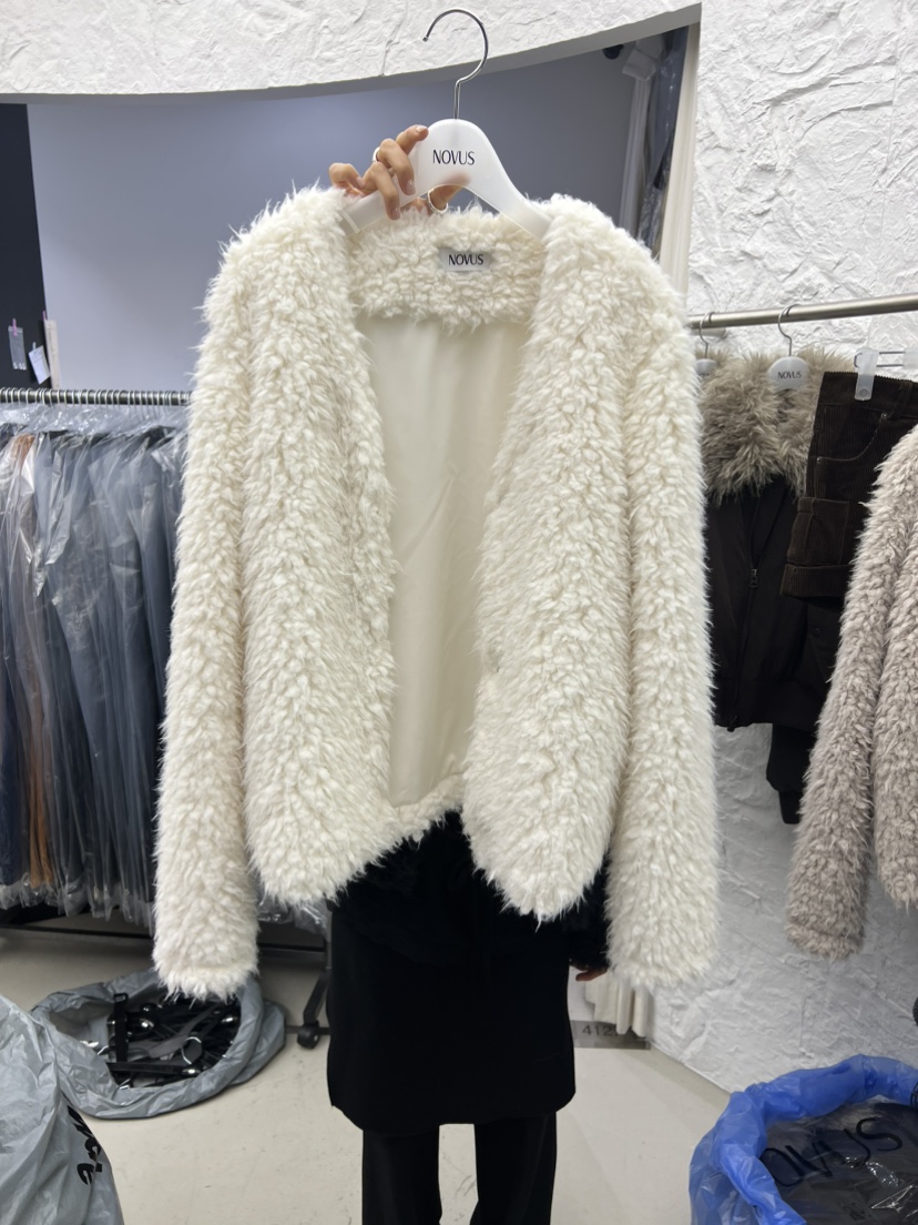 NOVUS東大門代購女裝新品真品推薦人氣時尚休閑短款大衣毛絨NOVUS短款大衣圖色1